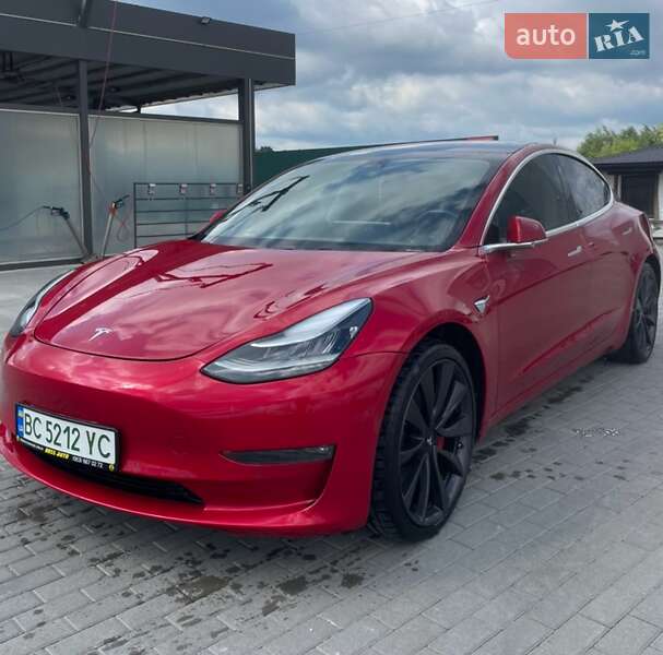 Tesla Model 3 (2020)