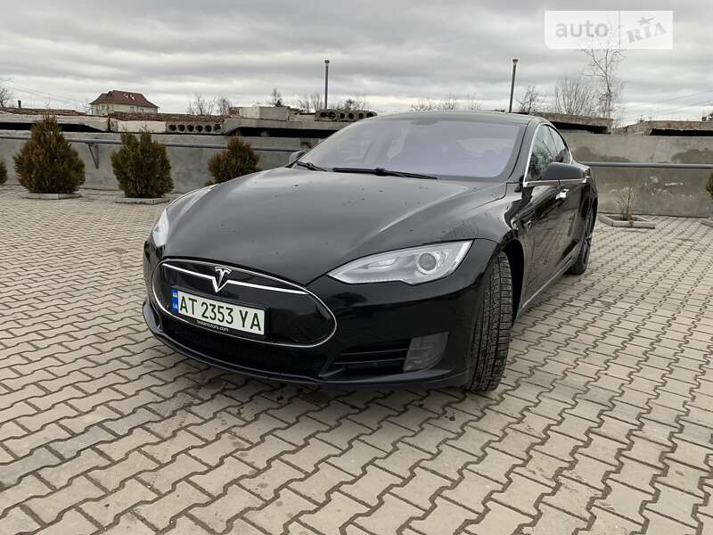 Tesla Model s (2014)