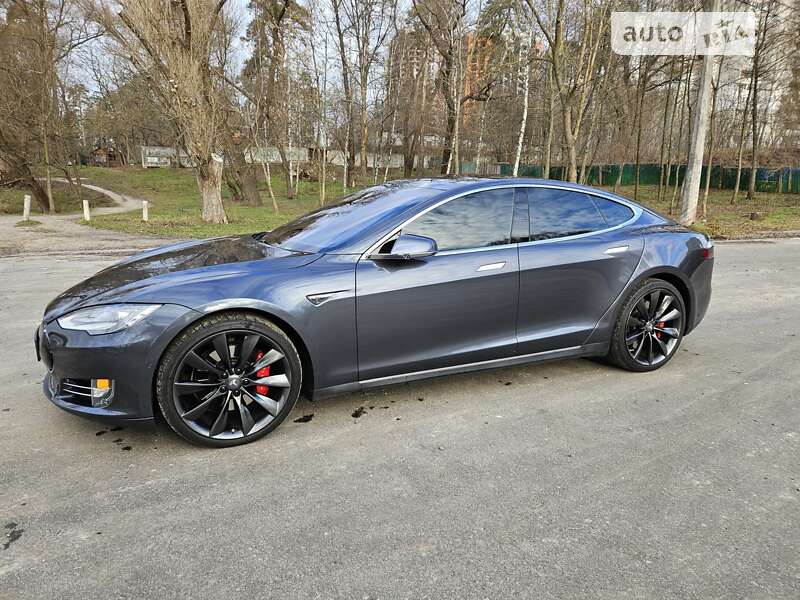 Tesla Model s (2014)