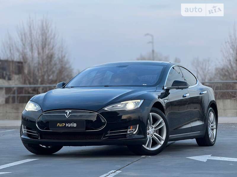 Tesla Model s (2014)