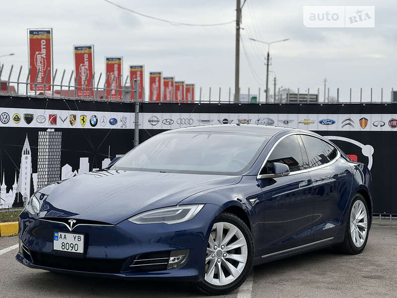 Tesla Model s (2017)