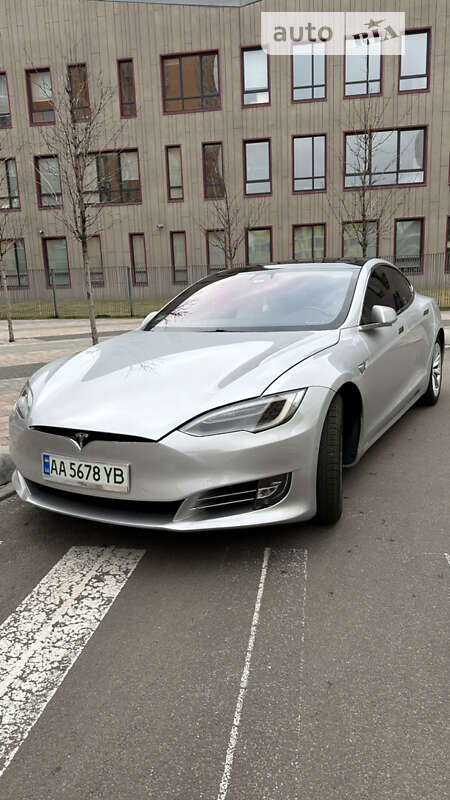 Tesla Model s (2016)