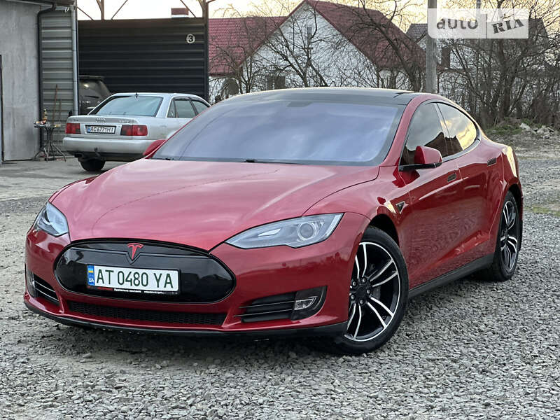 Tesla Model s (2014)