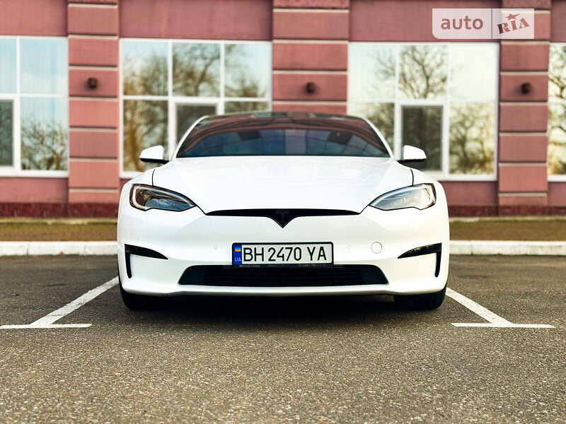 Tesla Model s (2021)