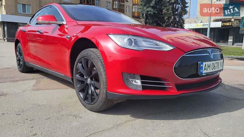 Tesla Model s (2014)
