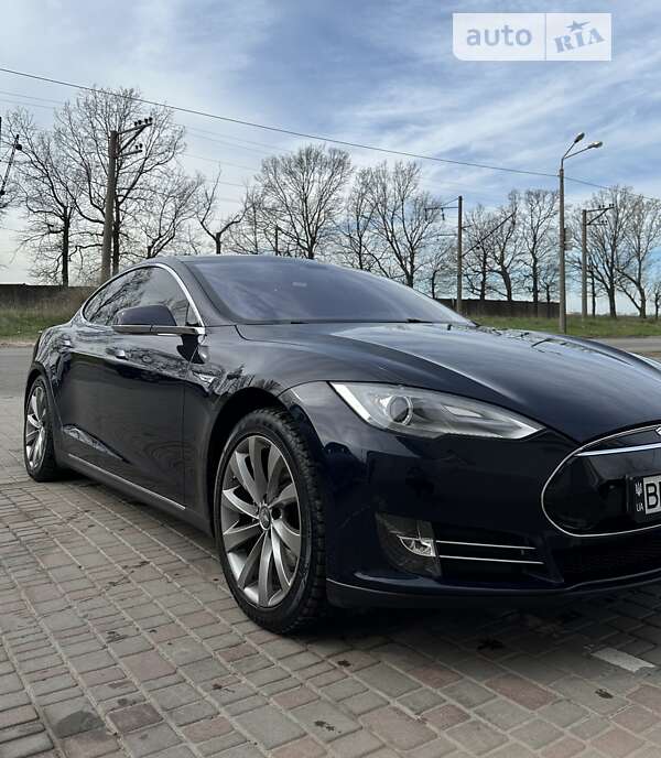 Tesla Model s (2014)