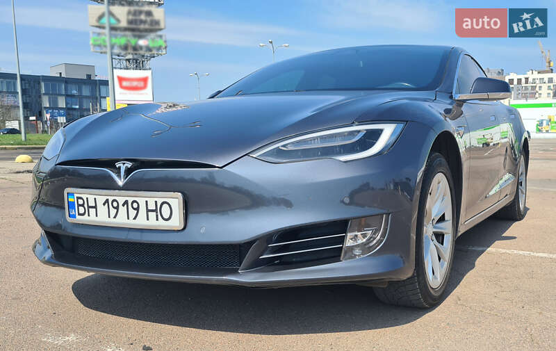 Tesla Model s (2018)