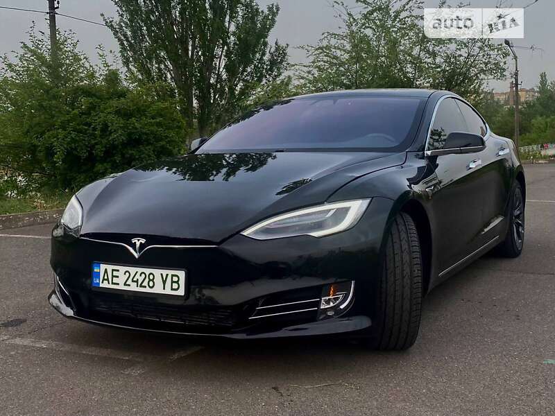 Tesla Model s (2020)