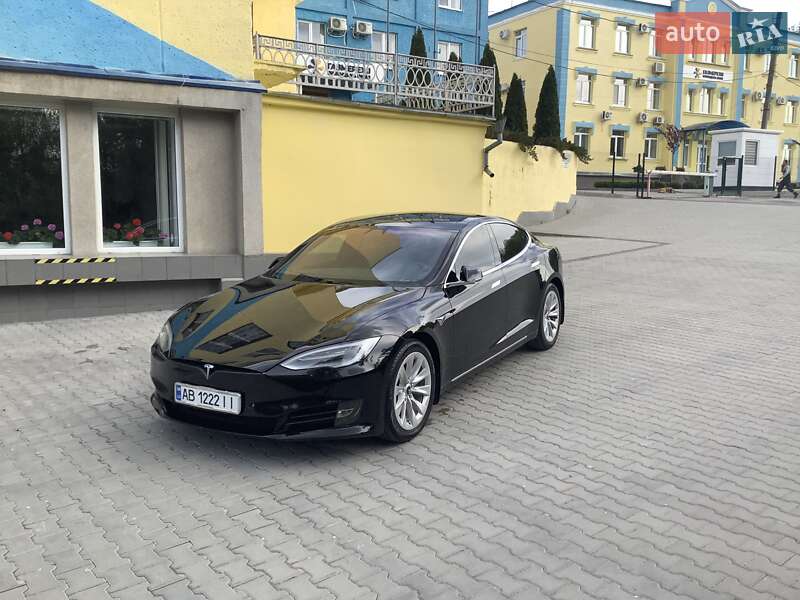 Tesla Model s (2017)