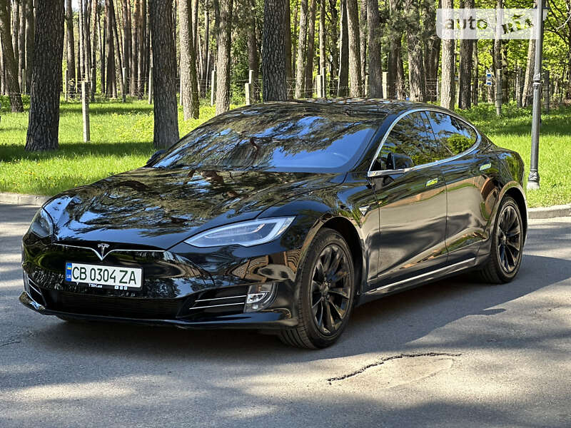 Tesla Model s (2019)