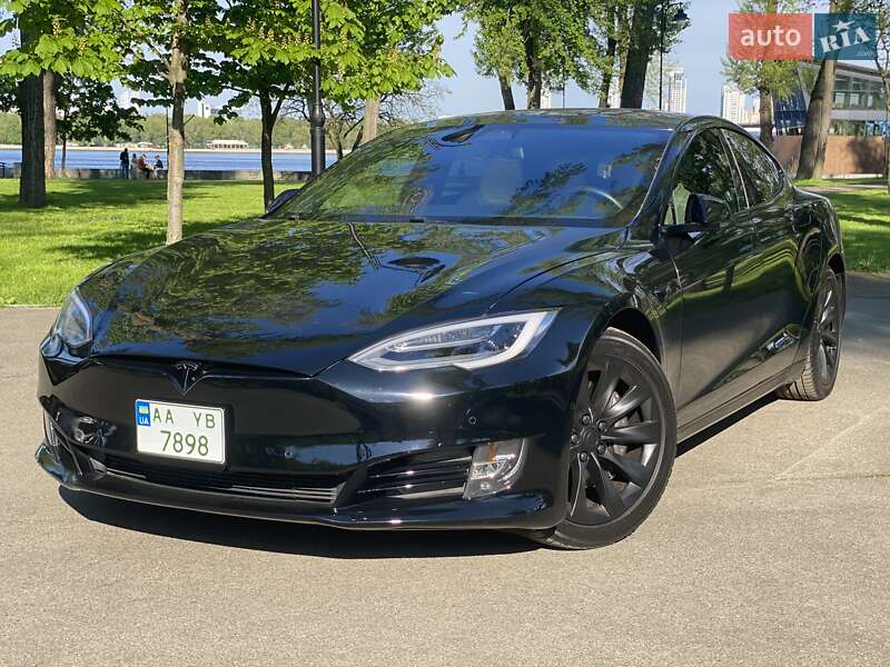 Tesla Model s (2018)
