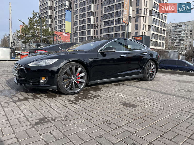 Tesla Model s (2014)