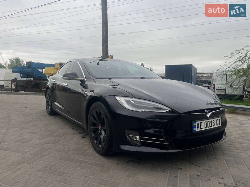 Tesla Model s (2020)