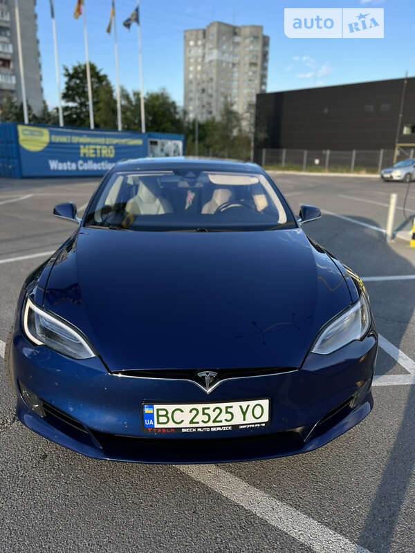 Tesla Model s (2016)