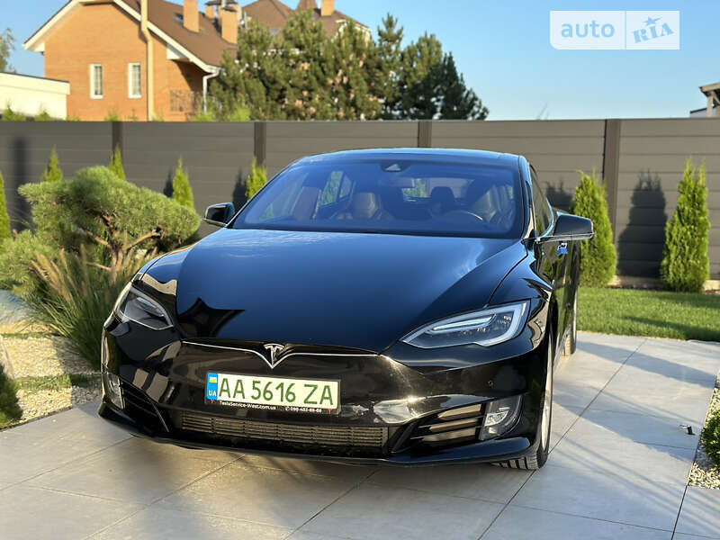Tesla Model s (2016)