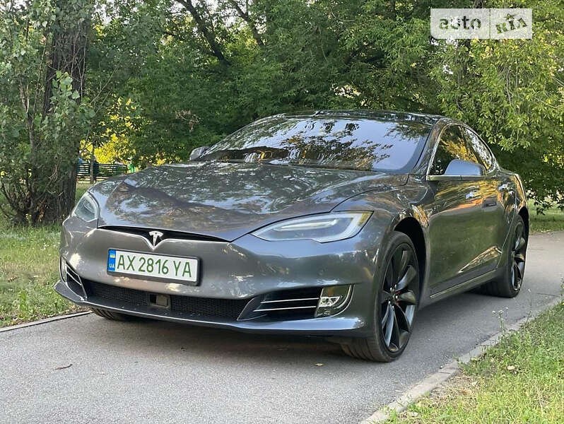 Tesla Model s (2014)