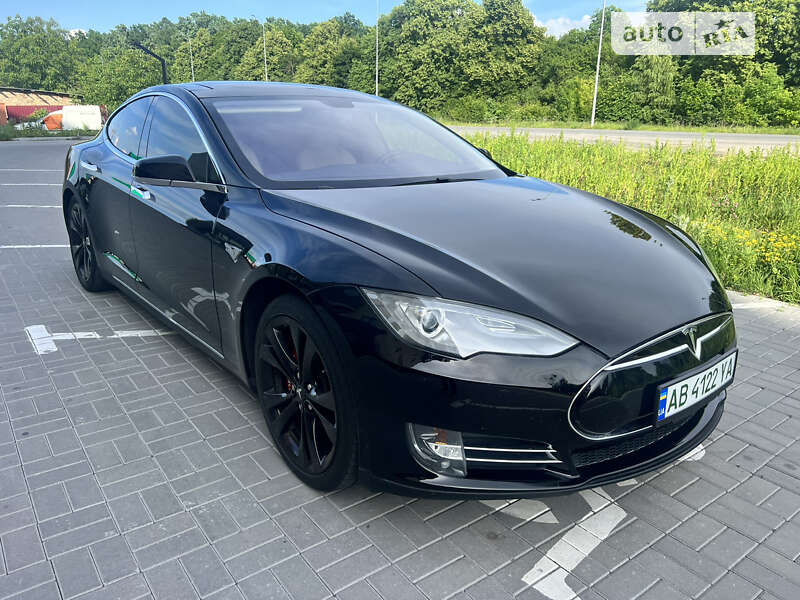 Tesla Model s (2013)