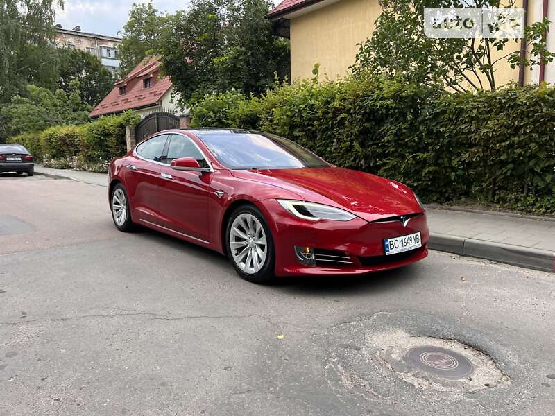 Tesla Model s (2016)