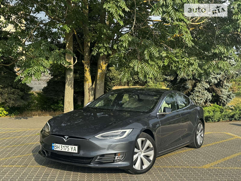 Tesla Model s (2020)
