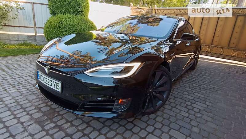 Tesla Model s (2016)