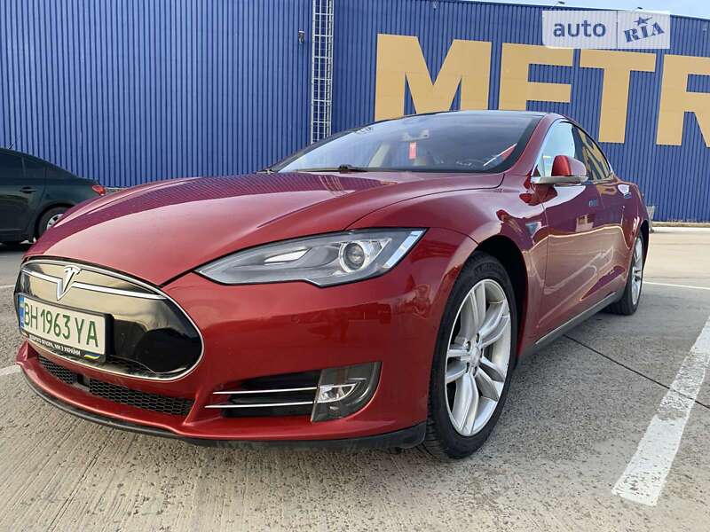 Tesla Model s (2014)