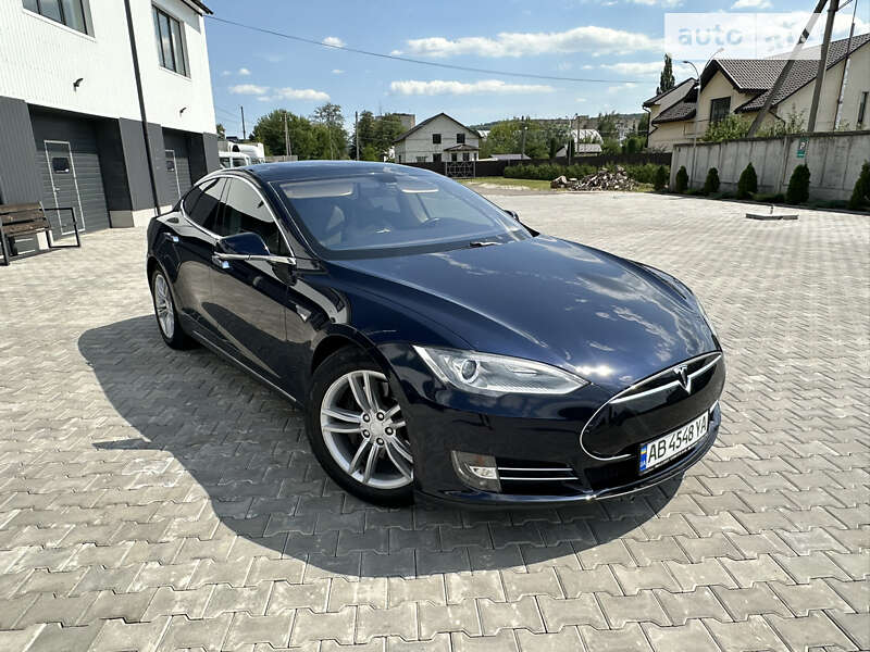 Tesla Model s (2013)