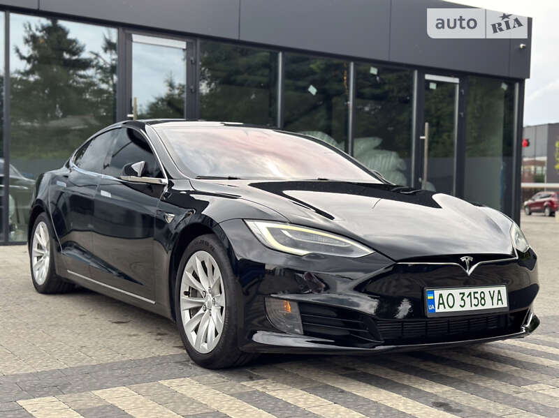 Tesla Model s (2016)