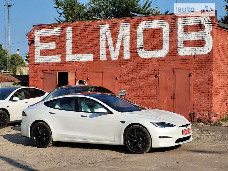 Tesla Model s (2023)