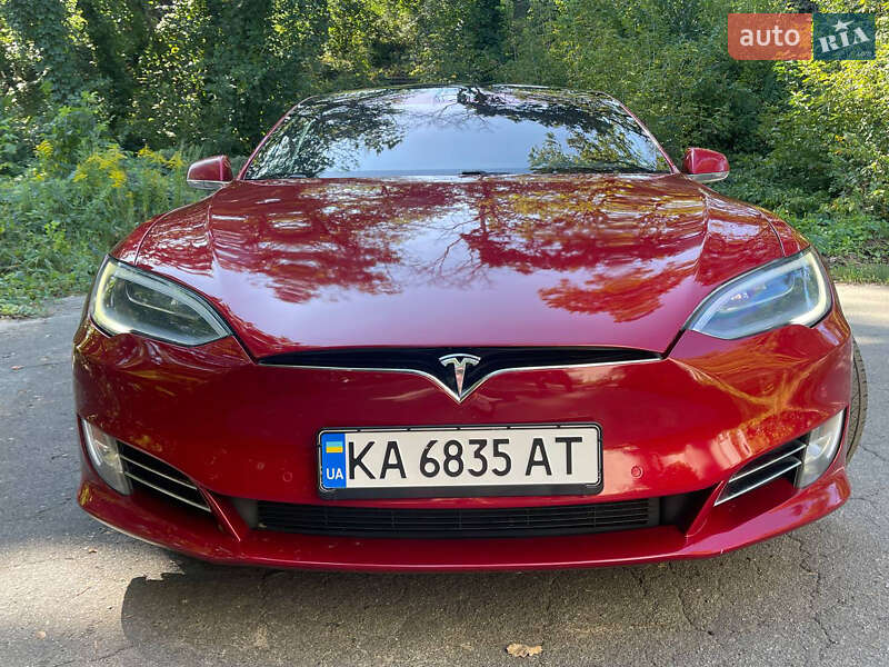 Tesla Model s (2017)