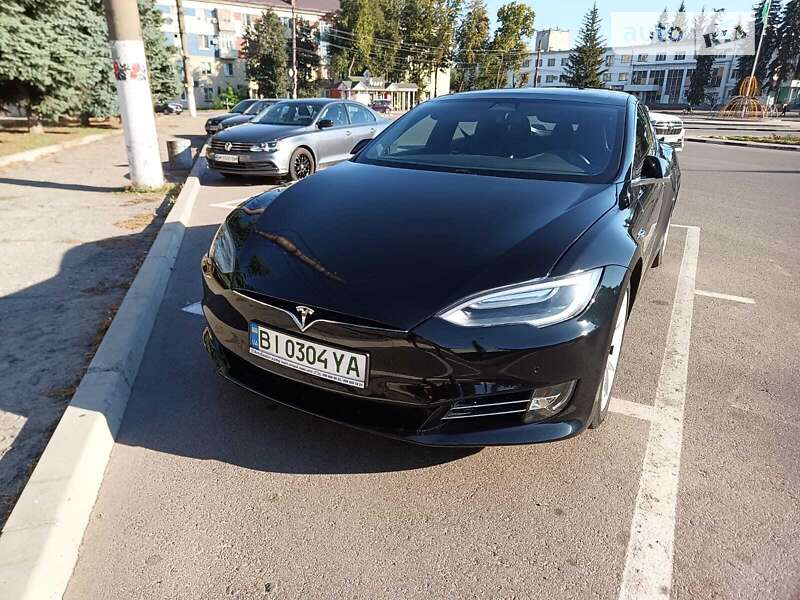 Tesla Model s (2017)
