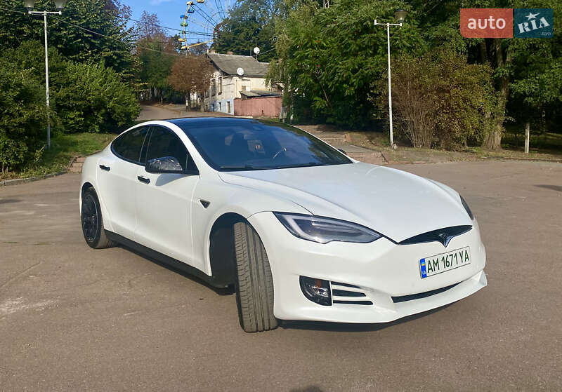 Tesla Model s (2014)
