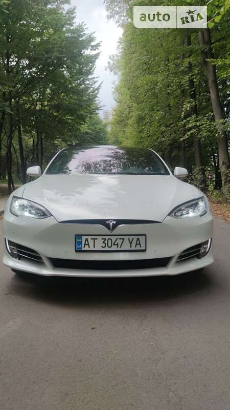 Tesla Model s (2018)