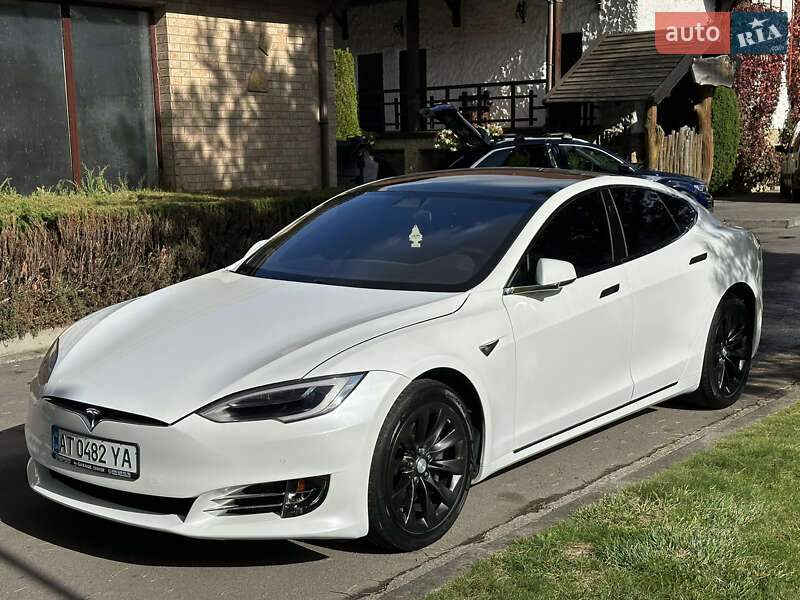 Tesla Model s (2017)