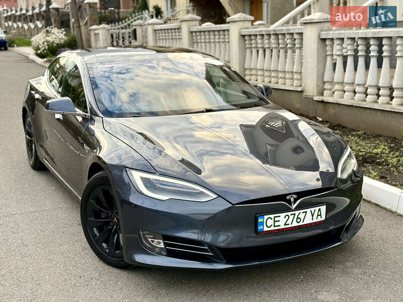 Tesla Model s (2018)