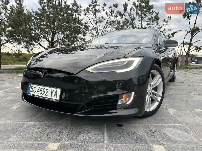 Tesla Model s (2015)