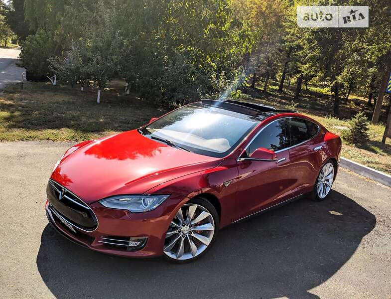 Tesla Model s (2013)