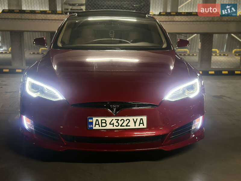 Tesla Model s (2014)