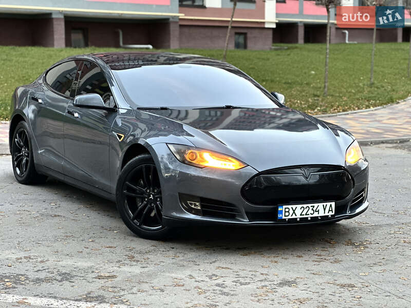 Tesla Model s (2013)
