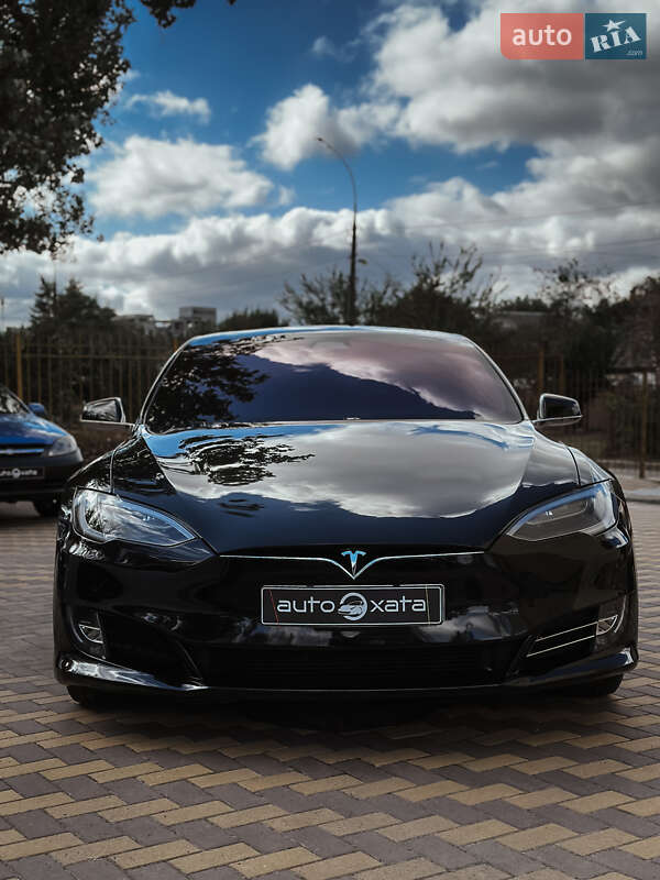 Tesla Model s (2018)