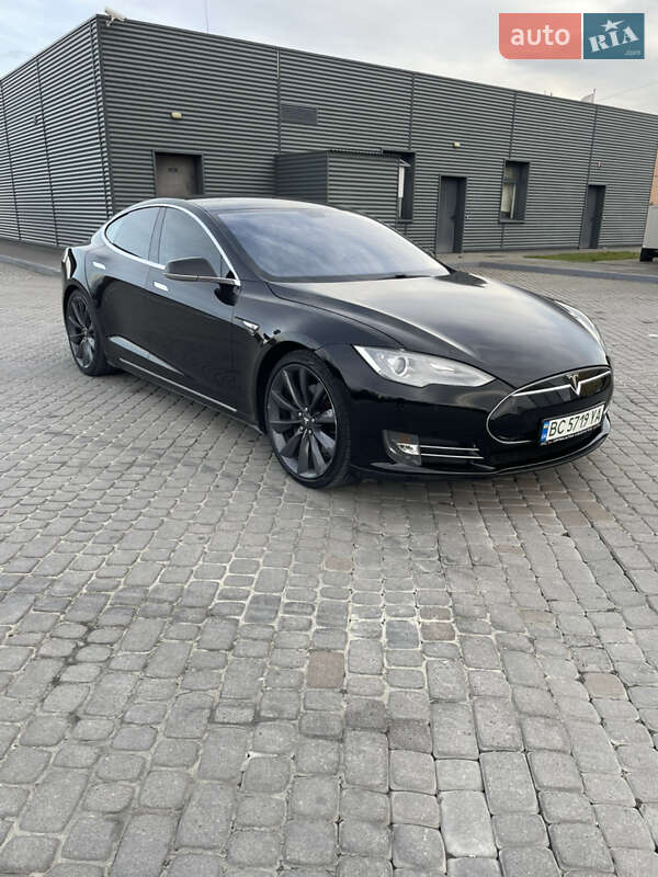 Tesla Model s (2013)