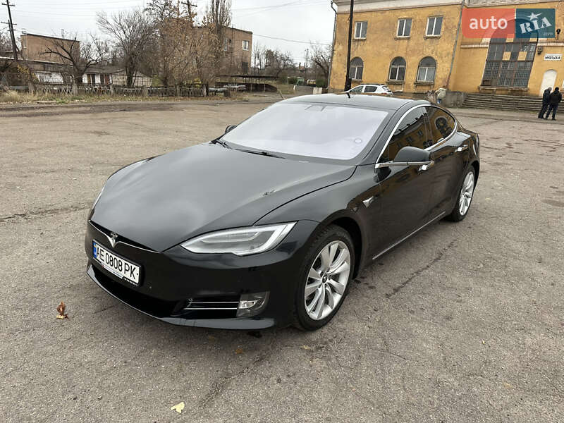 Tesla Model s (2017)