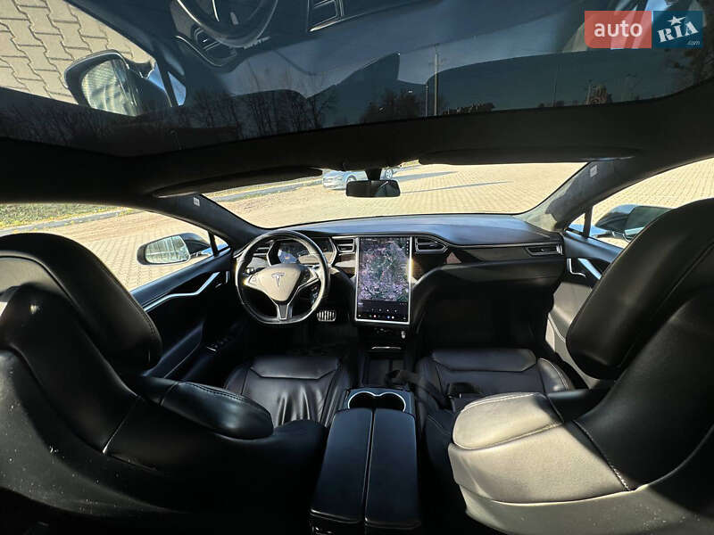 Tesla Model s (2017)