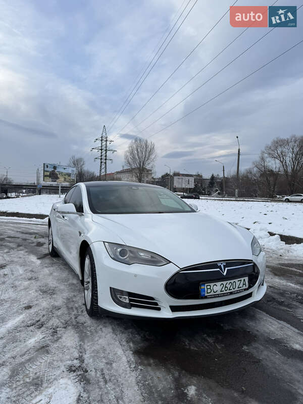 Tesla Model s (2014)