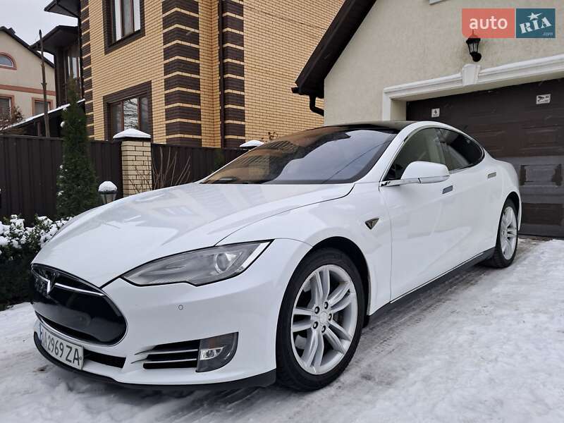 Tesla Model s (2014)