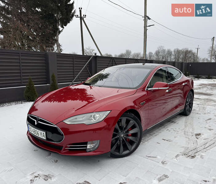 Tesla Model s (2014)