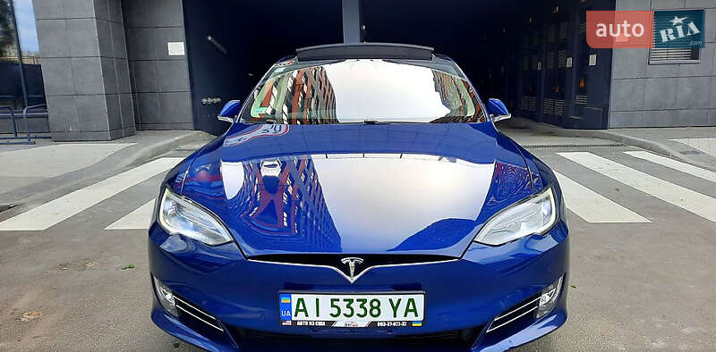Tesla Model s (2017)