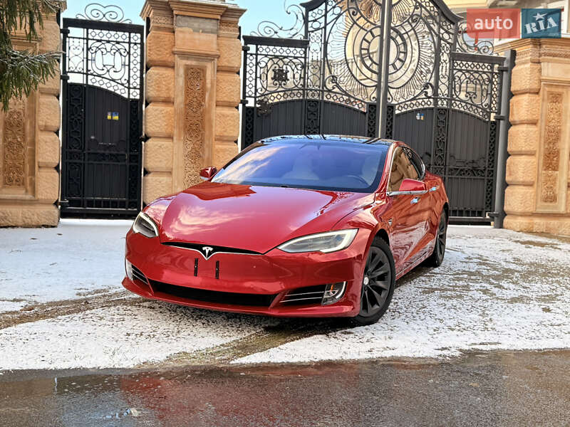Tesla Model s (2018)