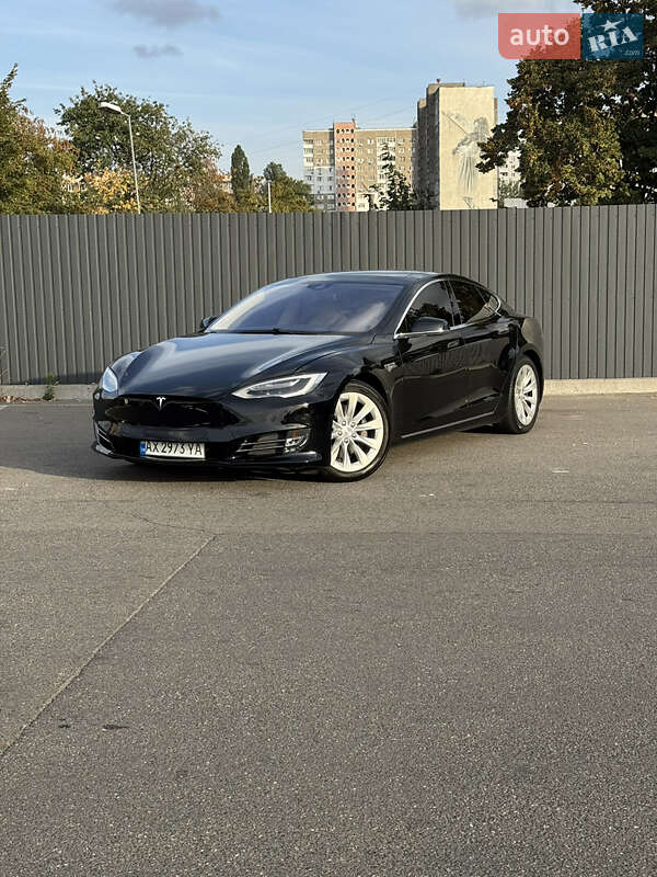 Tesla Model s (2016)