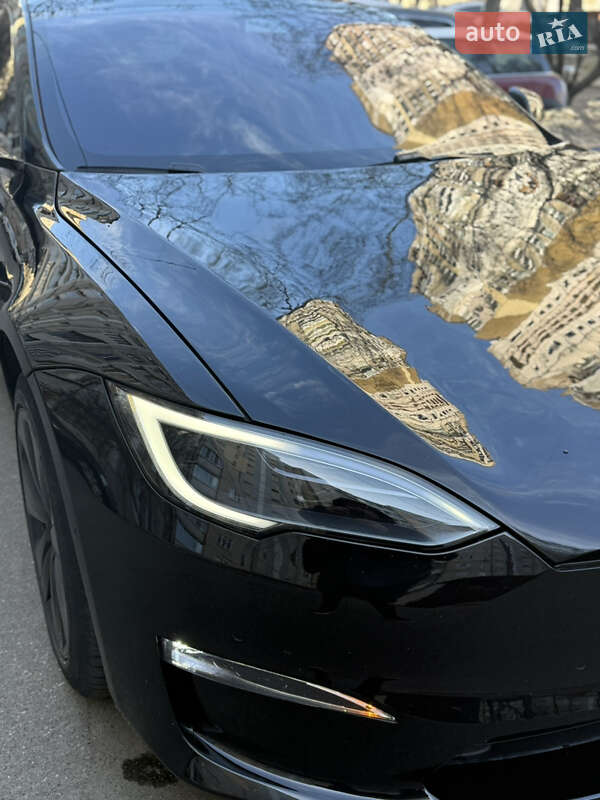 Tesla Model s (2021)
