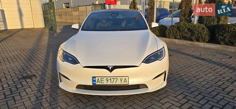 Tesla Model s (2024)